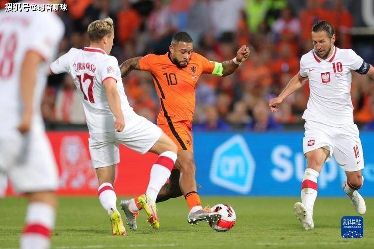 荷兰队在比赛中展现出色的团队配合 荷兰队在比赛中展现出色的团队配合
