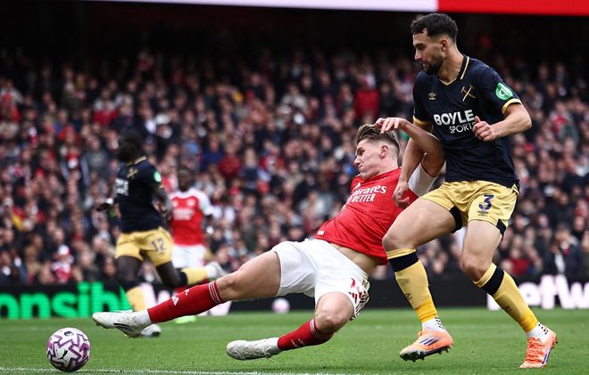 包含西汉姆球员技高一筹,拯救球队喜堂取胜的词条 包含西汉姆球员技高一筹,拯救球队喜堂取胜的词条